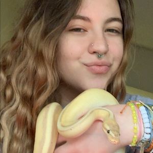 Meet your Posher, Abby